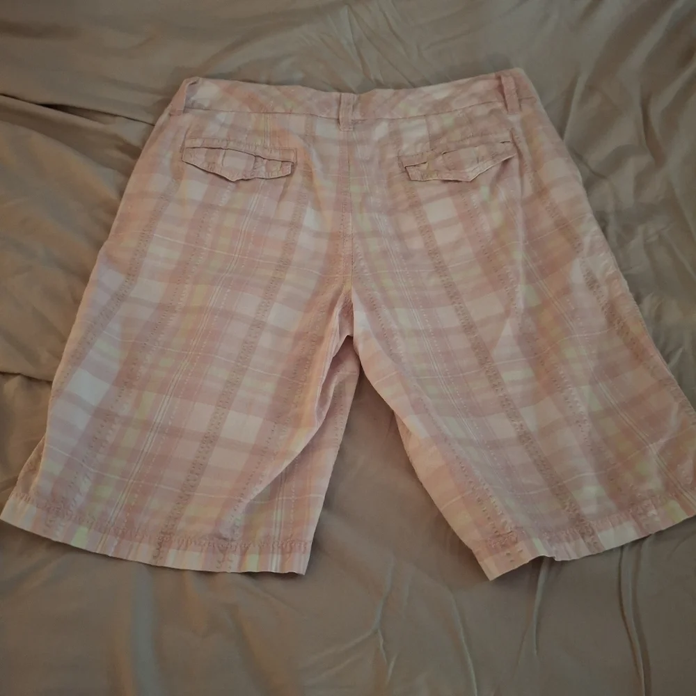 Caribbean Joe Women's Light Pink Plaid Shorts